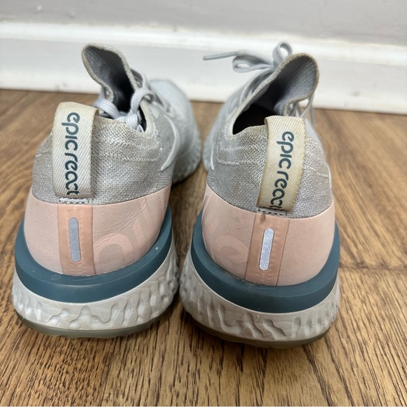 Nike Epic React Flyknit 2 Size 10.5 - Picture 3 of 7